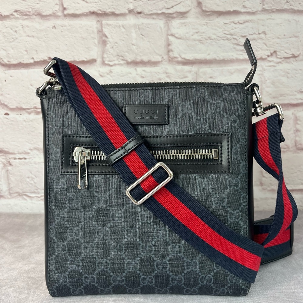 Gucci Supreme Black Gg Small Messenger Bag